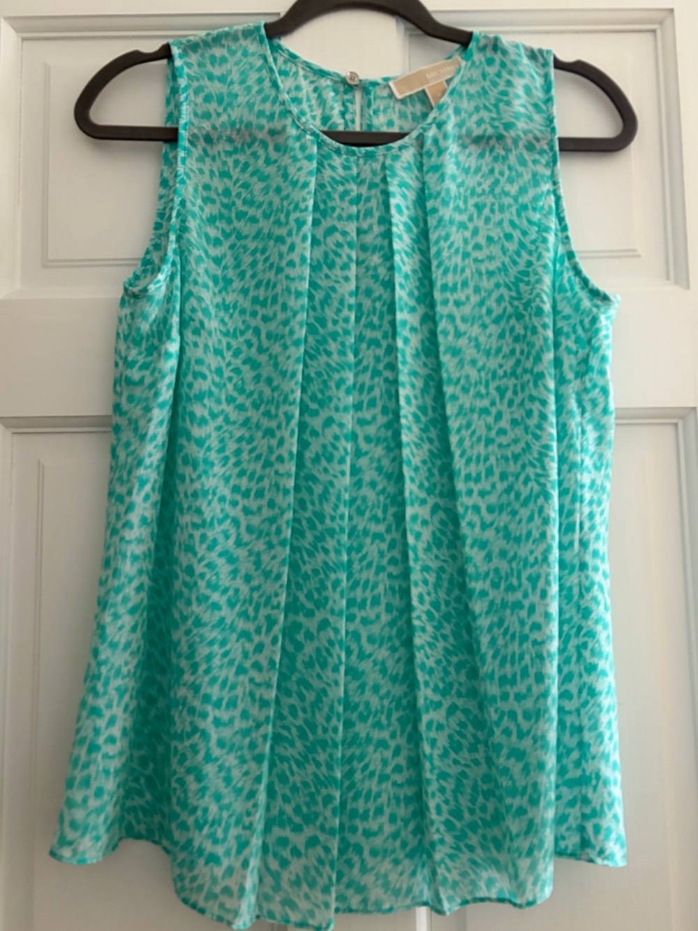 Michael Kors Aqua Printed Pleated Sleeveless Blouse